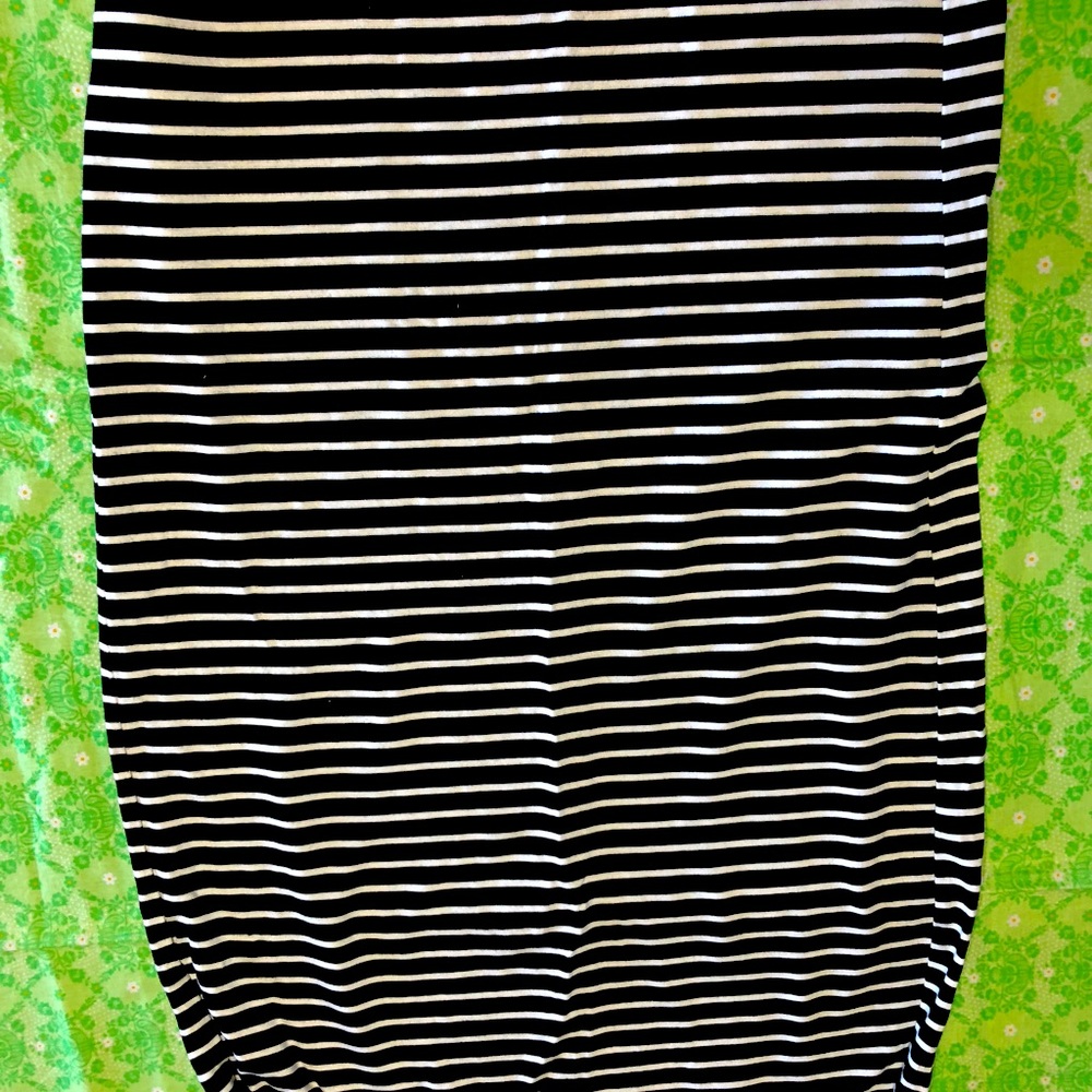 MIDI skirt body con black and white stripe